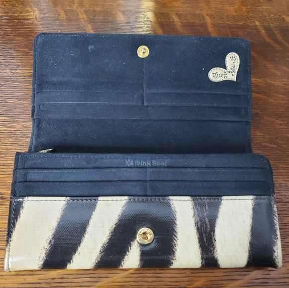 Think Bee! Miss Shocking Long Wallet - Zebra - Picture 14 of 16